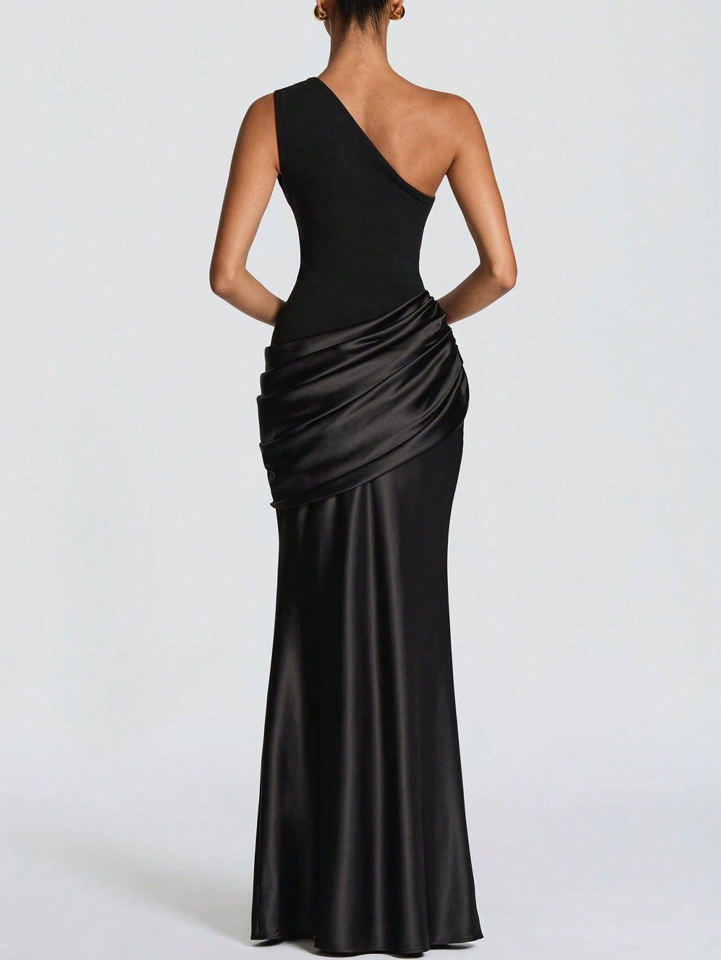 Black Satin One-Shoulder Gown – Elegant Ruched Maxi Dress for Formal Events & Galas