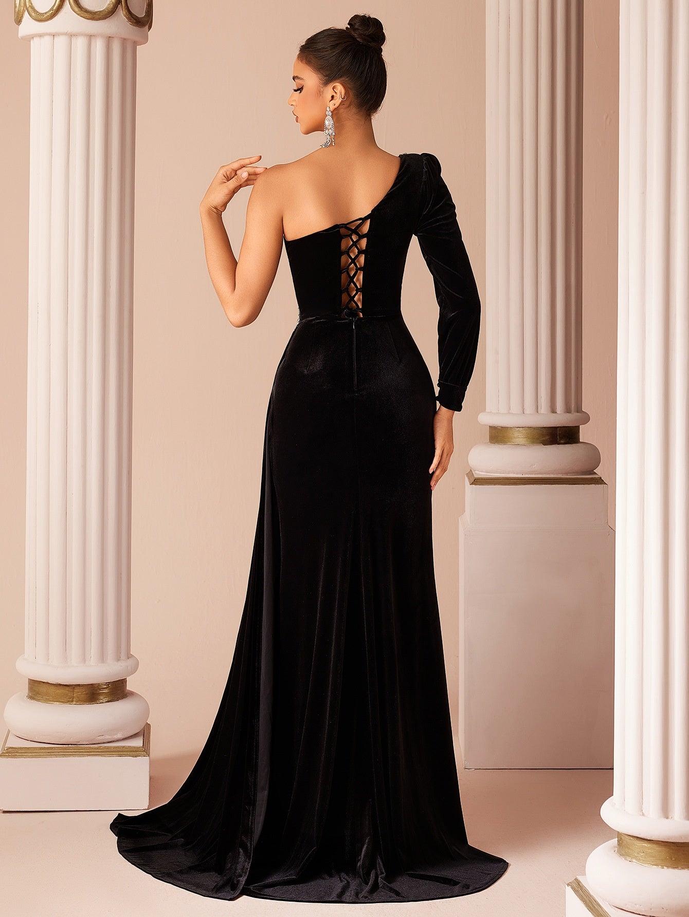 One-Shoulder Velvet Maxi Dress – Rhinestone Detail & High Slit Gown